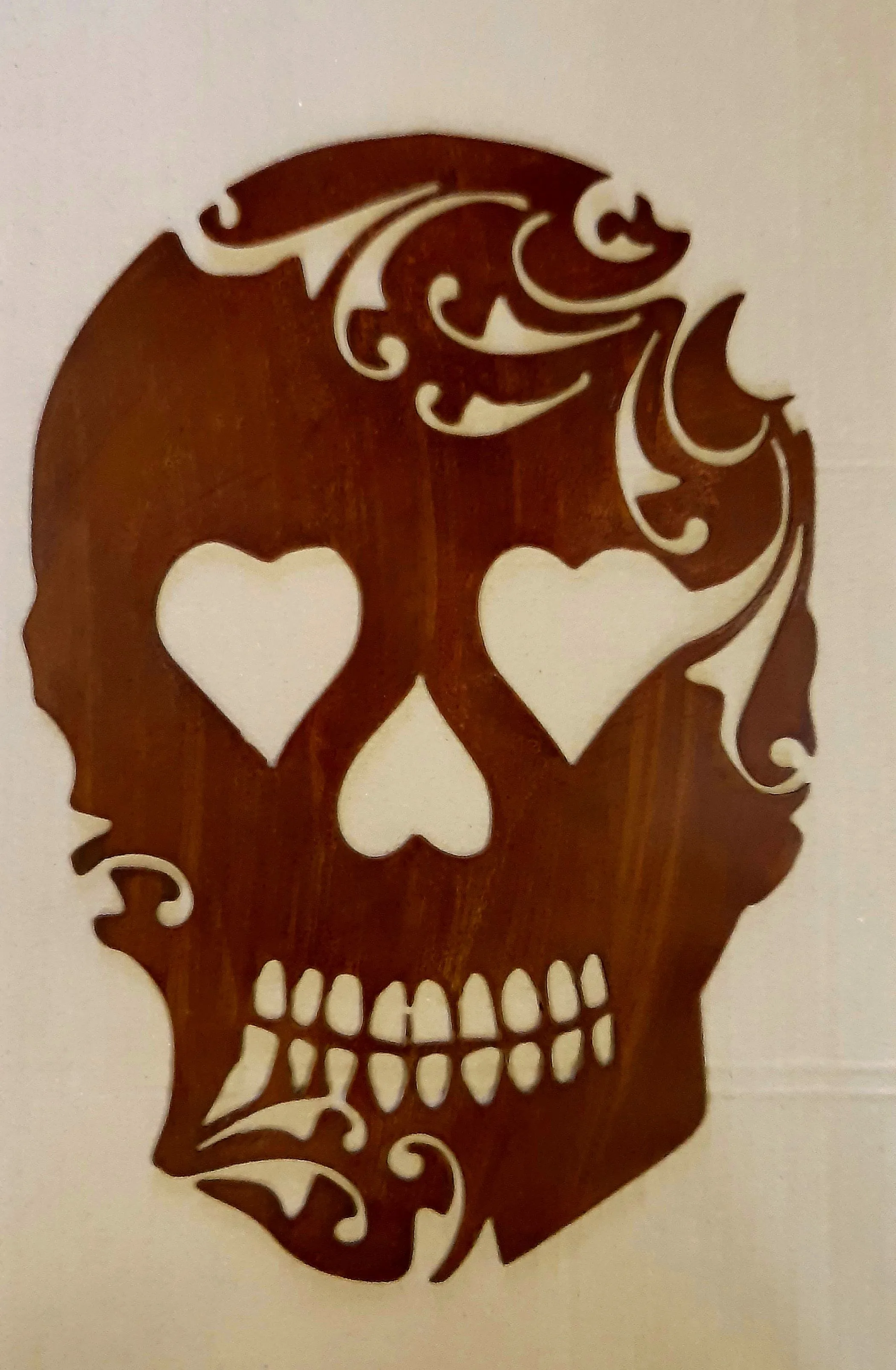 Cortenstalen sugarskull, met de hand uitgesneden